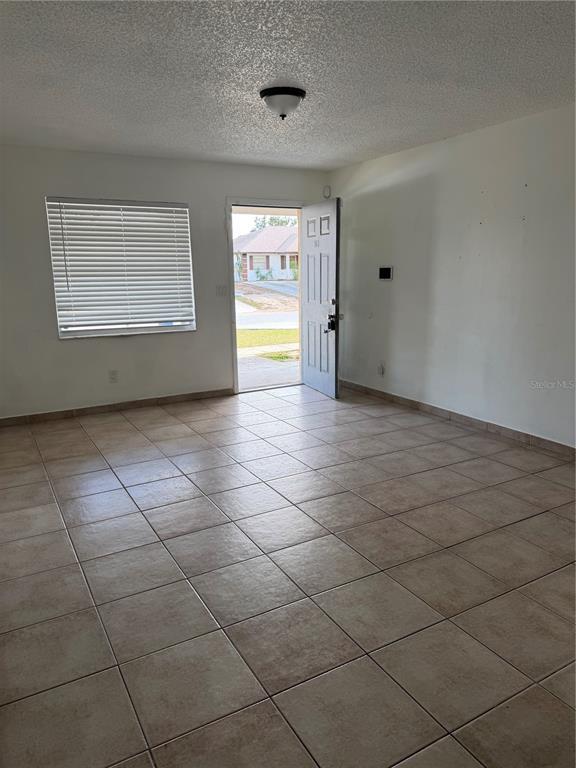 Photo - 943 S Char-Mil Ave