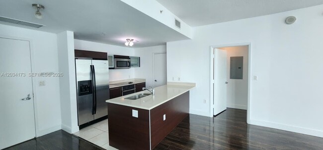 Photo - 1900 N Bayshore Dr Unidad 3019