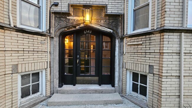 Photo - 6543 N Francisco Ave Unit 2B