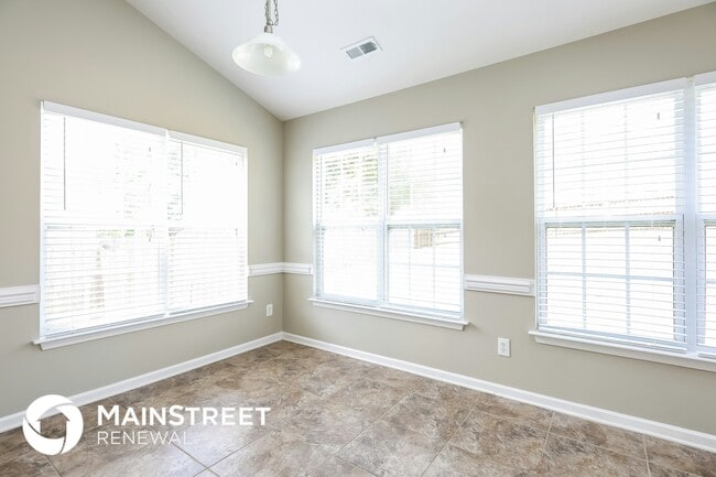 Photo - 604 Walnut Crossing Dr