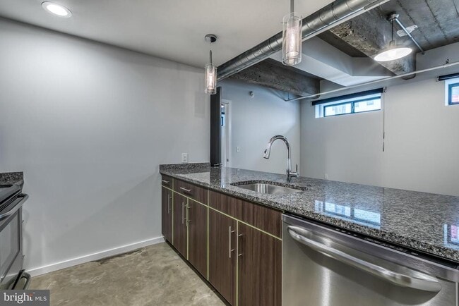 Photo - 4800 Brown St Unit 110