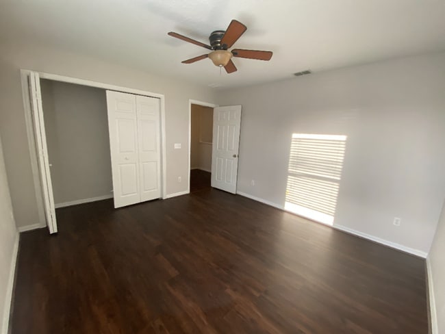 Building Photo - 1353 Karok St Rental