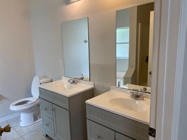 Photo - 4/2/2 With screened in porch in Indian Trails area!