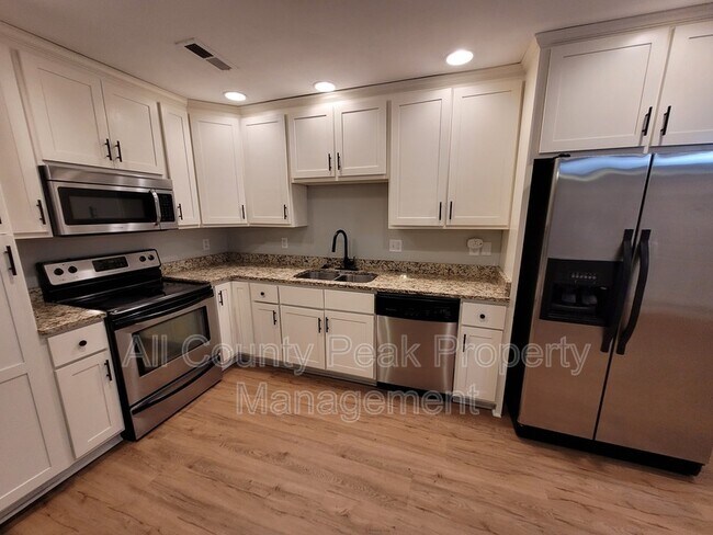 Photo - 322 W 18th St