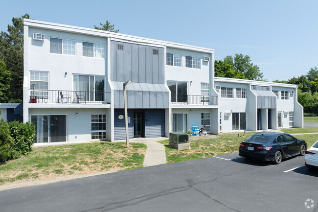 Greenbush Station - Greenbush Station Apartments