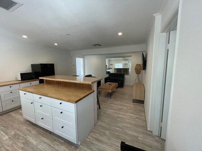 Photo - Perfect Location! Utilities Included