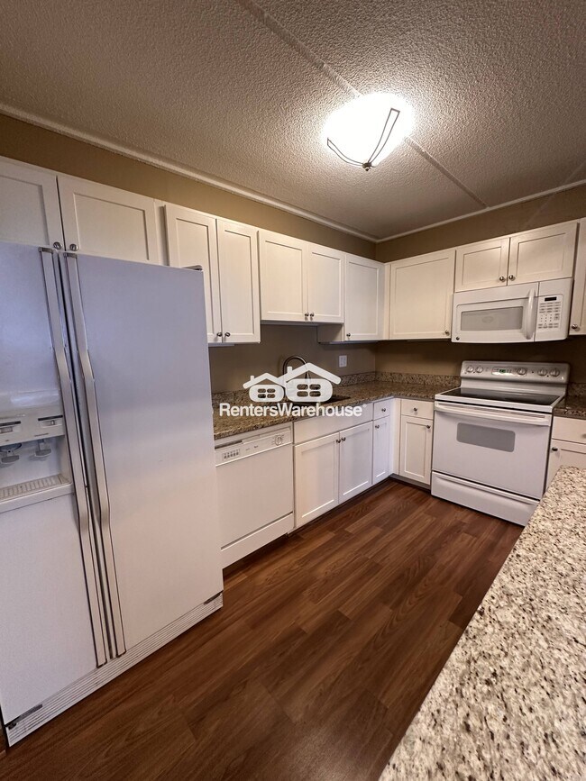 Photo - 10401 Cedar Lk Rd S Unit 505