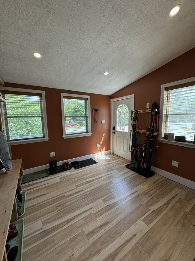 Photo - 231 Daniel Webster Hwy