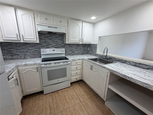 Photo - 13685 NE 10th Ave Unit 304