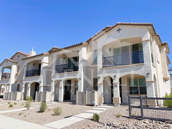 Building Photo - 784 S Hawk Ln