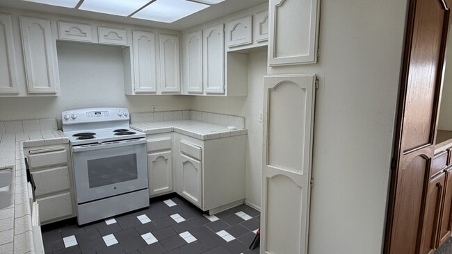 Photo - 2805 E 3rd St