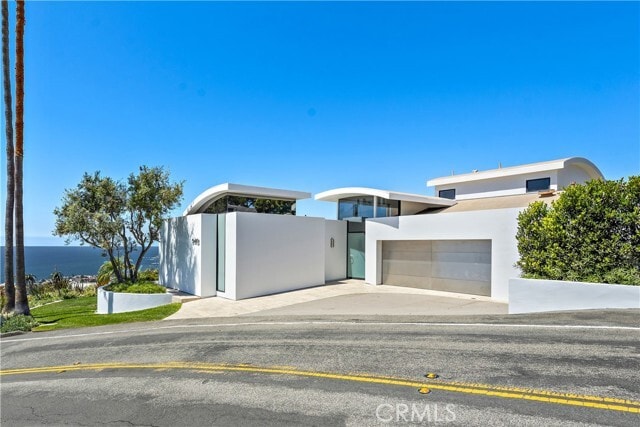 Photo - 940 Summit Dr