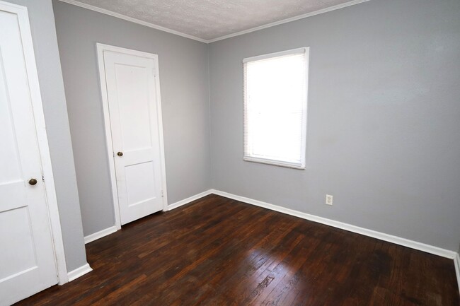 Photo - 1807 Charlton St House