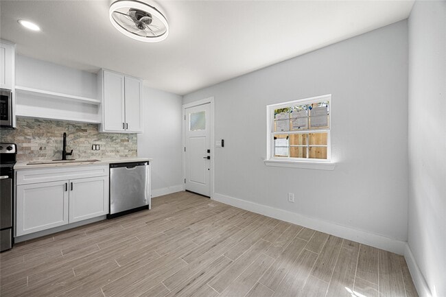 Photo - 3229 Holman St Unit 4