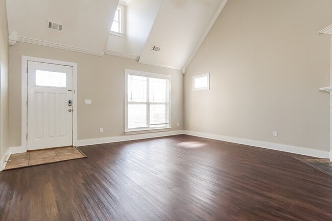 Photo - 224 Stonecreek Pl