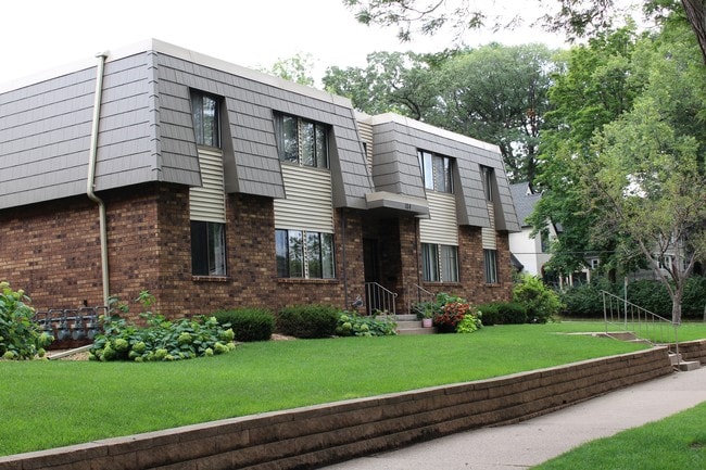 Photo - Otis Apartments