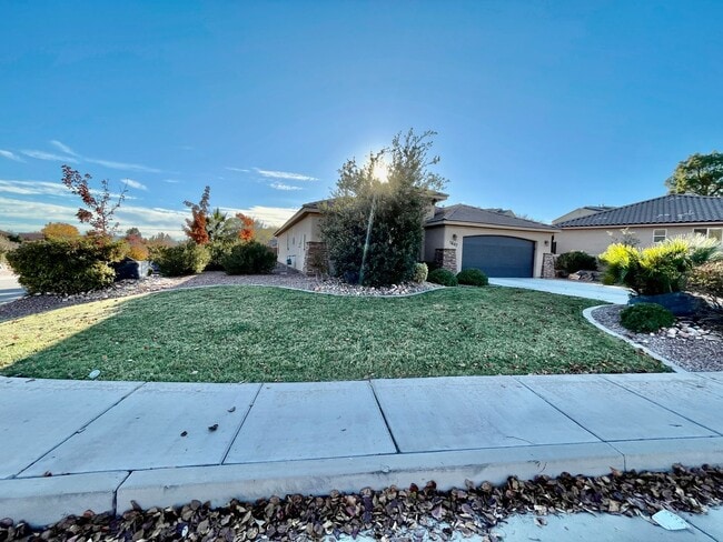 Pet Friendly Home in Green Valley - Pet Friendly Home in Green Valley
