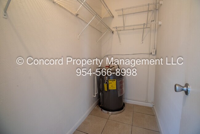 Photo - Efficiency Apartment with Pool and Laundry... Unit 4