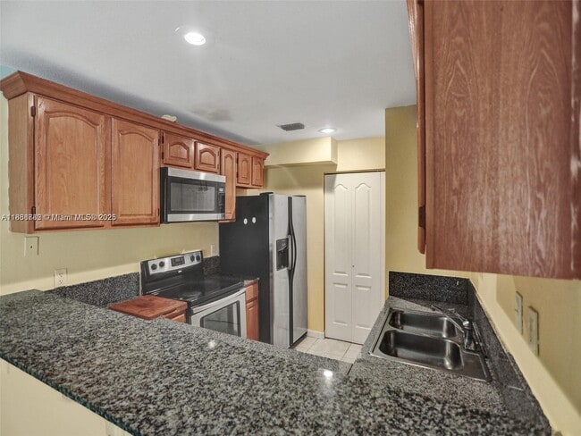 Photo - 425 NW 40th Ct