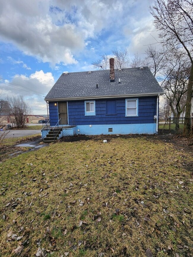 Building Photo - 2 Bedroom Home Section 8 Accepted