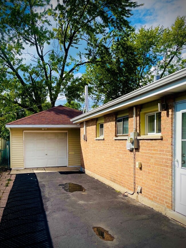 Photo - 3 Bedroom 1.5 Bathroom-Calumet City