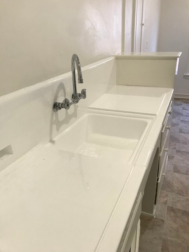 Roomy kitchen