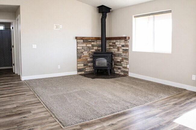 Photo - Like-New 3-Bed, 2-Bath Home in Enterprise – Modern, Bright & Move-In Ready!