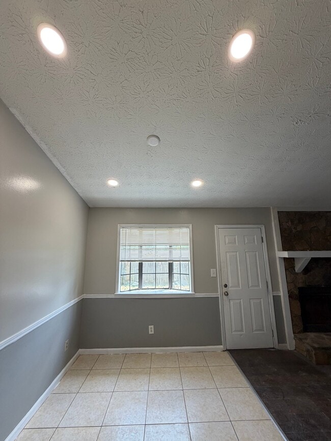 414 Crest Ct