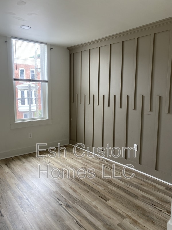 Photo - 11 E Walnut St