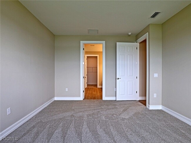 Building Photo - 269 Spg Hl Lk Lp