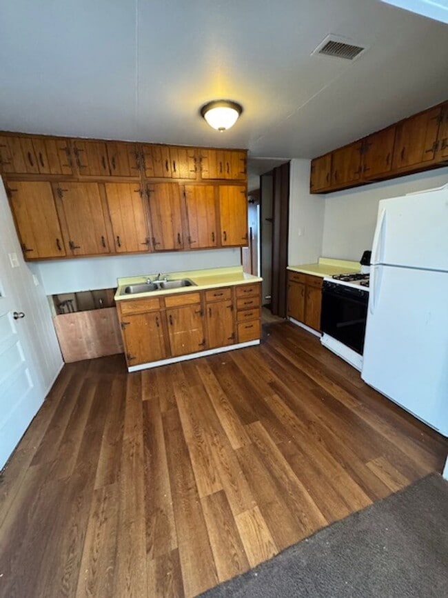 Photo - Great home in Waynedale!