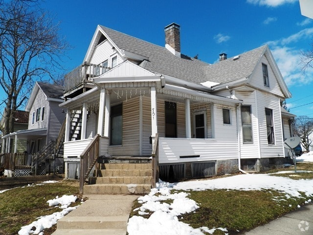 Building Photo - 701 W Front St Rental
