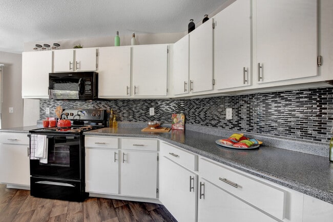 Building Photo - Sequoia Meadows Rental