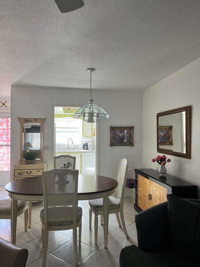 Photo - 2980 Crosley Dr E