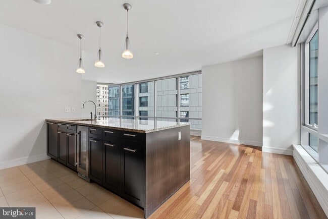 Building Photo - 1414 S Penn Square Unit 16A