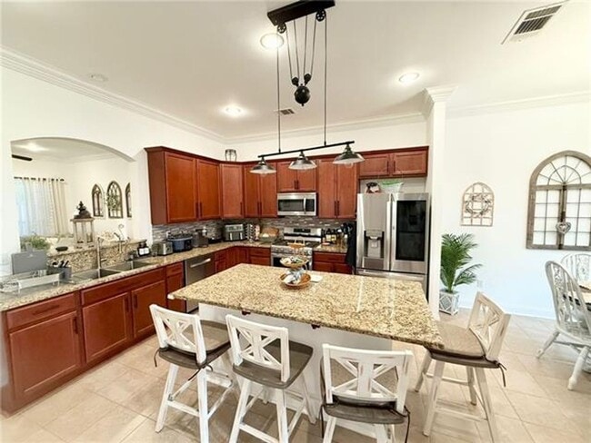 Photo - 70040 Hirson Ct