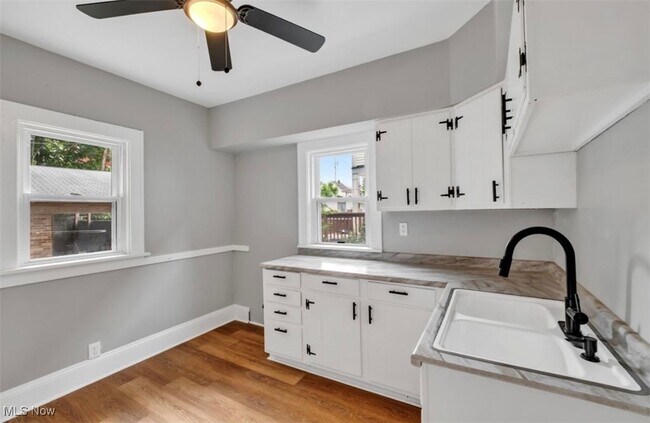 Photo - 3363 E 102nd St Unidad 2