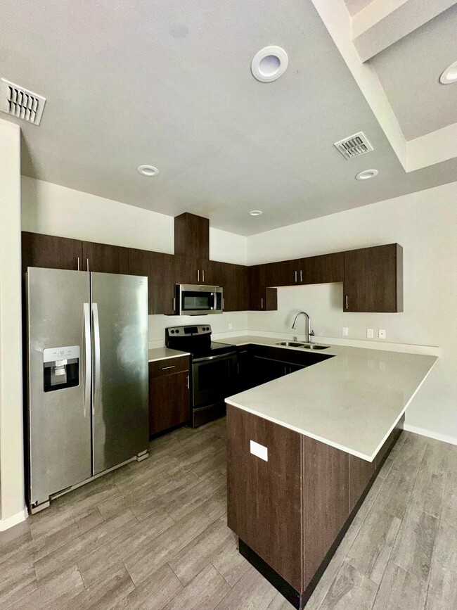 Building Photo - 401 Downing Ave Unit 2 Rental