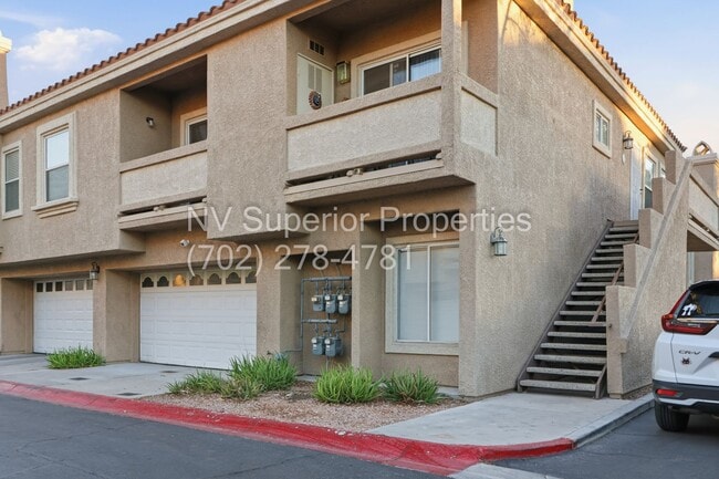 Building Photo - SW!!! 2 Bedroom Condo 1st Floor!! 2 Garage... Unit 1025