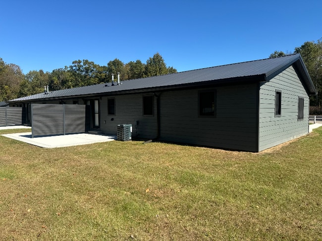 Photo - 41000 Harris Rd