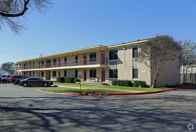 Spanish Villas - Spanish Villas Apartments