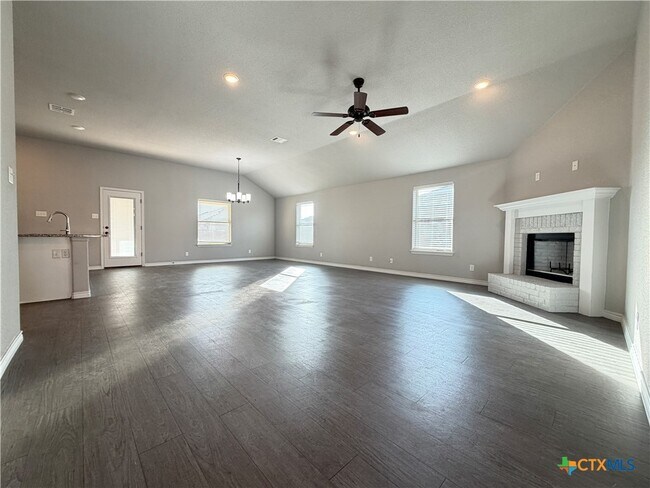 Photo - 808 Clanton Cove