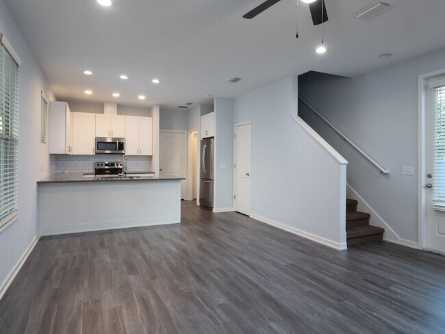 Photo - Porter's Parkside - 4 Bedroom, 4 Bathroom ...