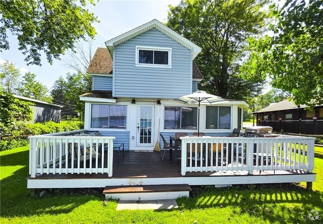 Building Photo - 5416 W Lake Rd Rental