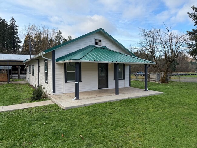 Photo - Updated 3 bedroom 2 bathroom house in Dexter!