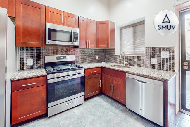 Building Photo - 2225 Brookfield Ave Unit A COPY Rental