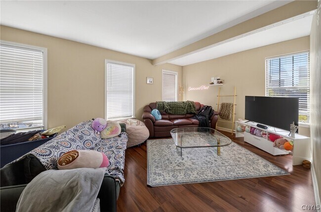 Photo - 447 E Washington St