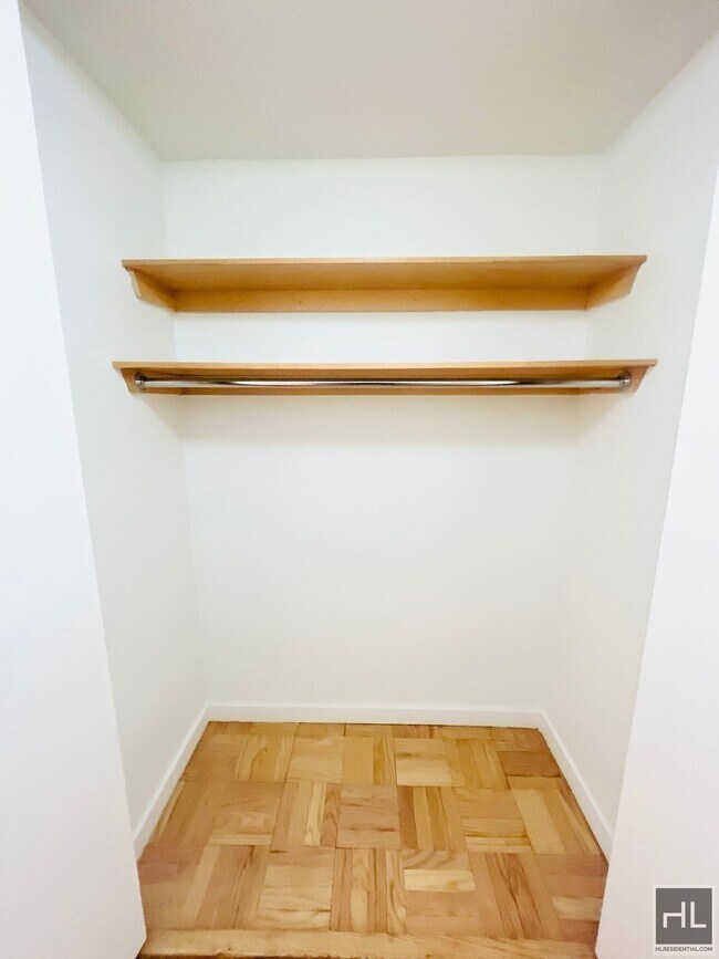 Photo - Fourth Avenue Unidad 9N