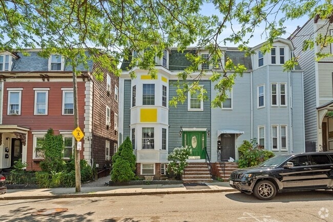 Building Photo - 16 Gates St Unit 3 Rental