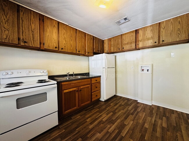 Photo - 5601 Belaire Dr